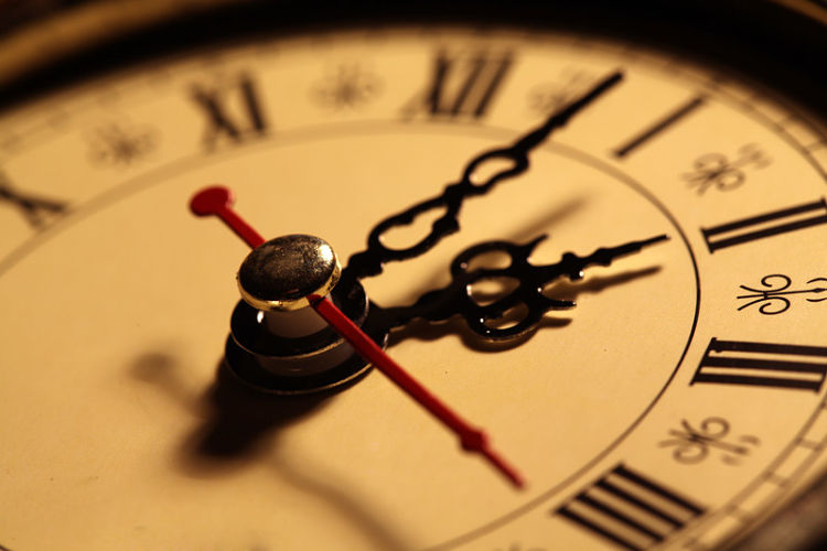 La historia del cambio de hora: ¿por qué y desde cuándo se cambia la hora en España?