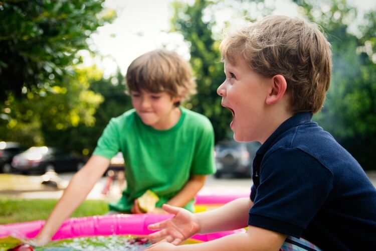 Descubre los mejores planes para hacer con niños en verano