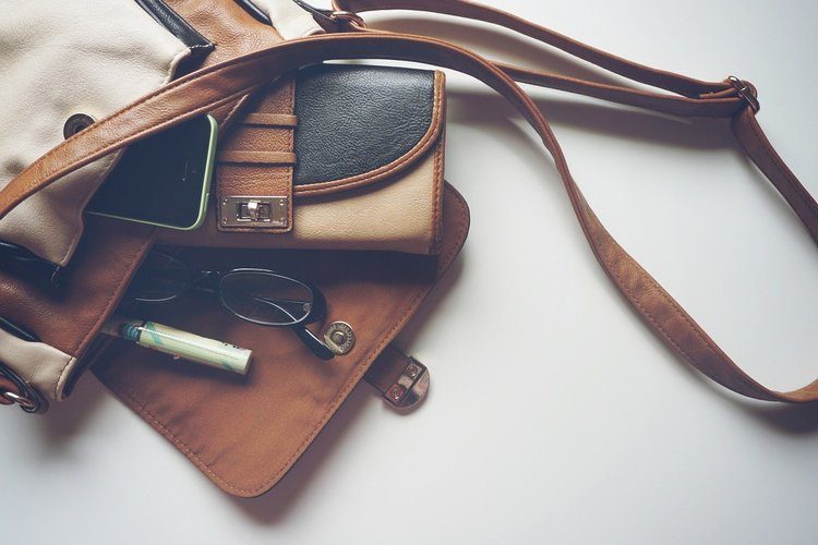 Los mejores tips para organizar tus bolsos de una forma eficaz