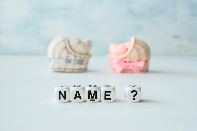 20 nombres de bebés populares: significado y origen